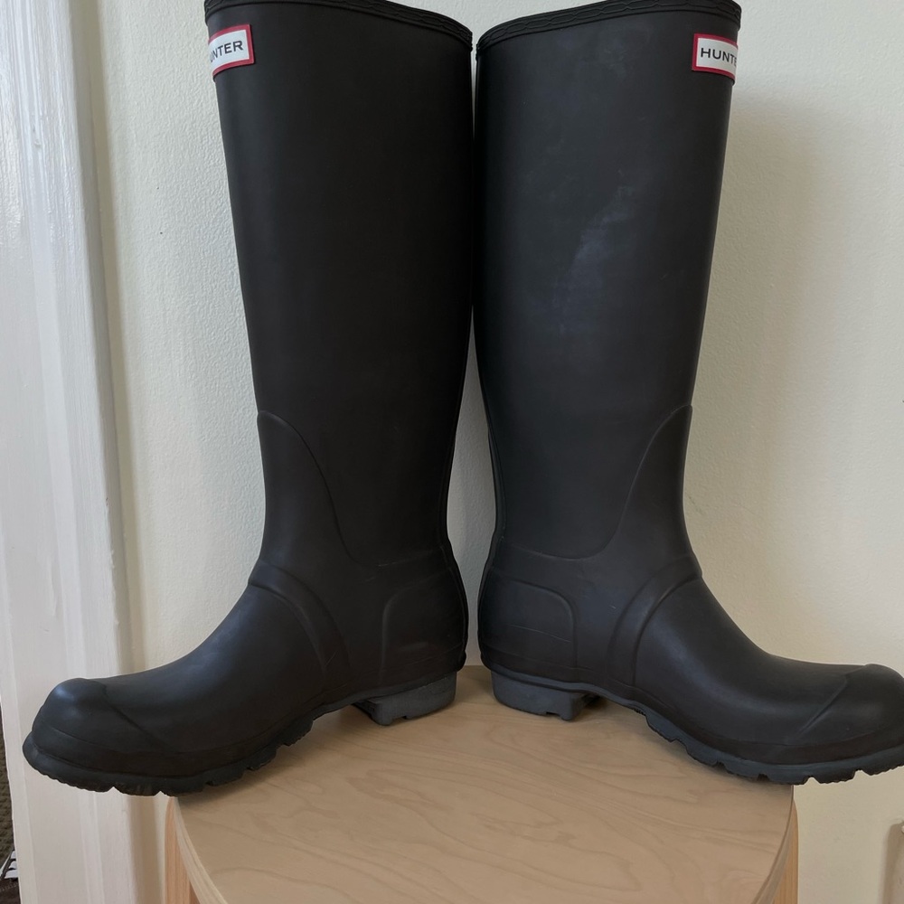 SOLD Hunter Rain Boots - Picture 6 of 9
